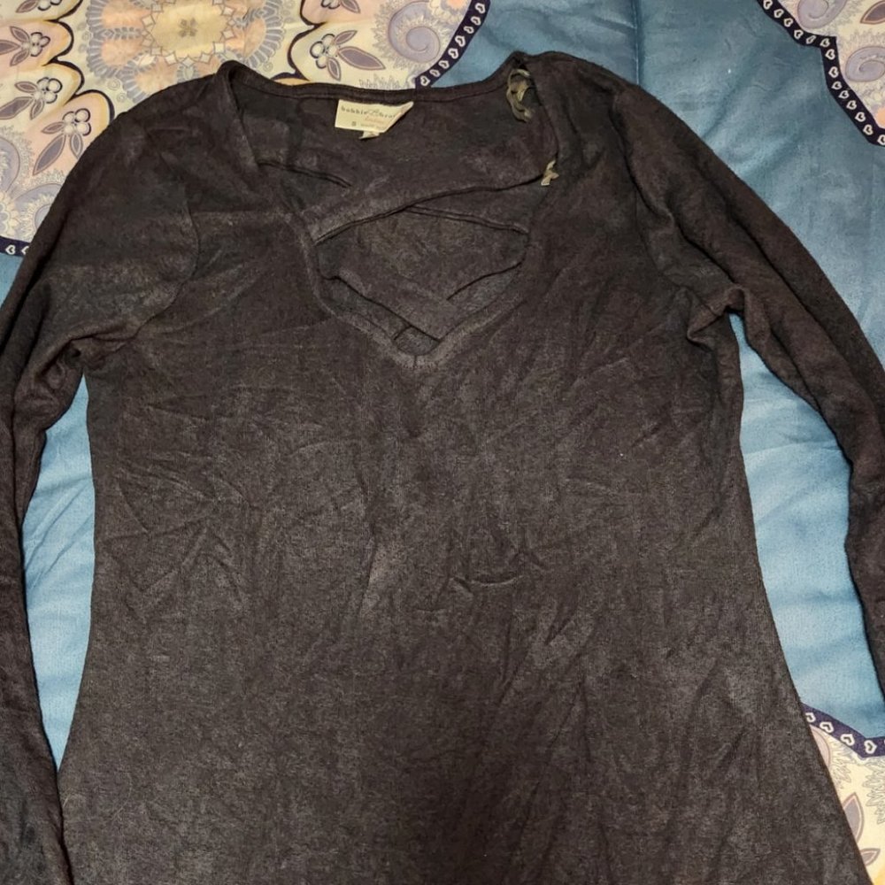 Nice !! Cute !! Like New !! Long Soft Black Top Size Small